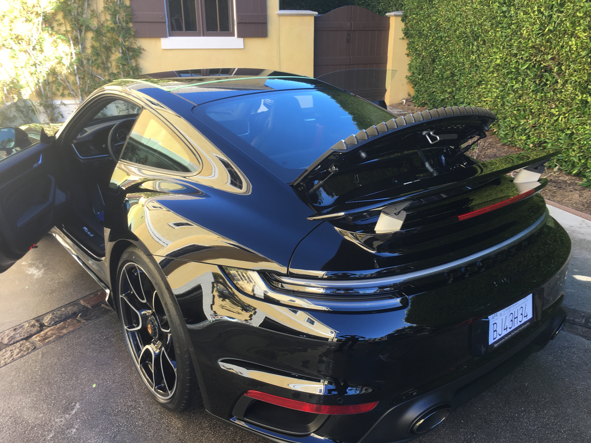 Black Porsche 911 Turbo S mirror finish detail